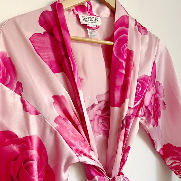 Jessica Satin Floral Floor-length Robe - Size Medium - Picture 2 of 5
